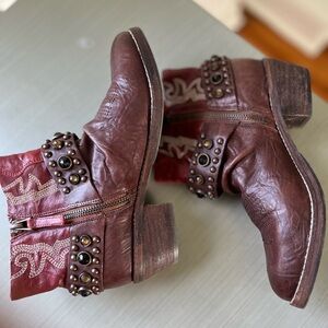 Sam Edelman Skylar Boots Brown Red With Studs And Gems Sz 5